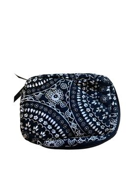 Vera Bradley jewelry case in Black bandanna